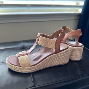 Vionic Women's Tan Wedge Sandals